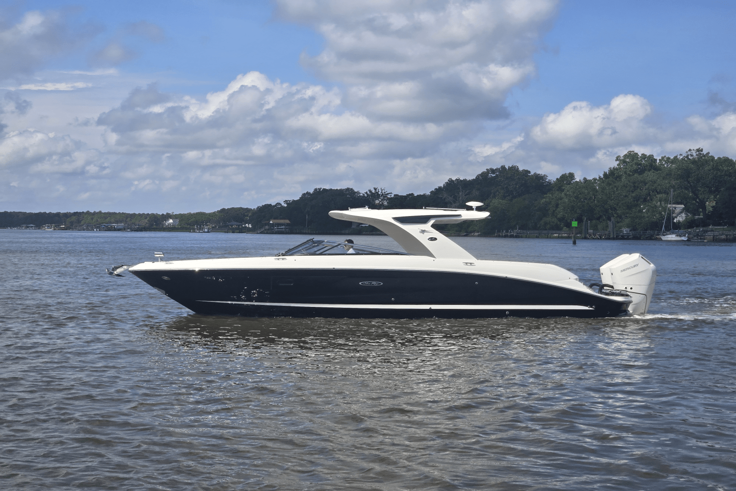 2025 Sea Ray SLX 350 Outboard Image Thumbnail #46