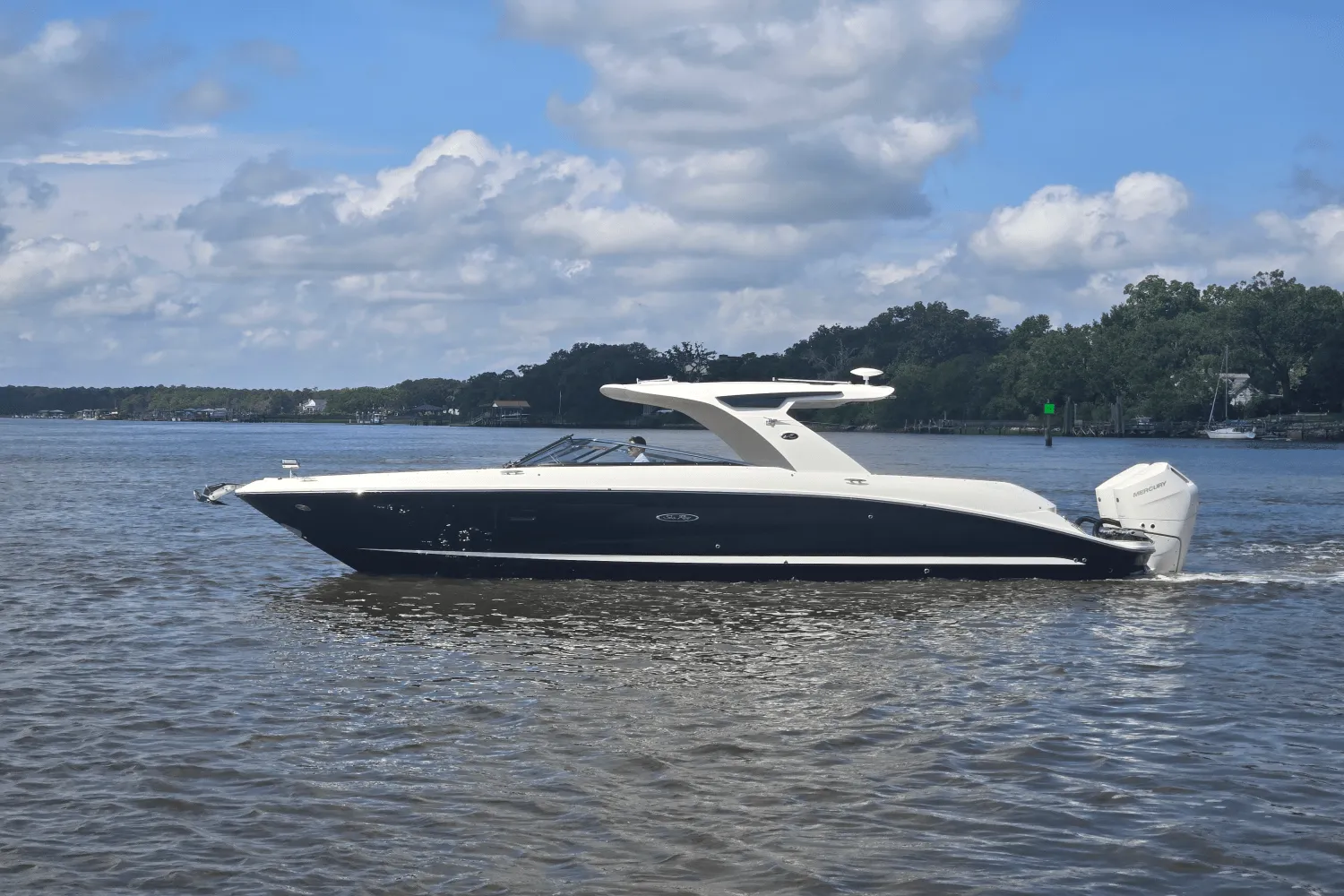 2025 Sea Ray SLX 350 Outboard Image Thumbnail #45