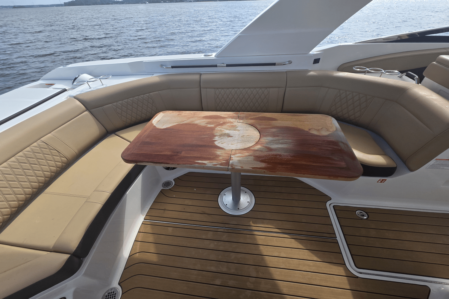 2025 Sea Ray SLX 350 Outboard Image Thumbnail #20