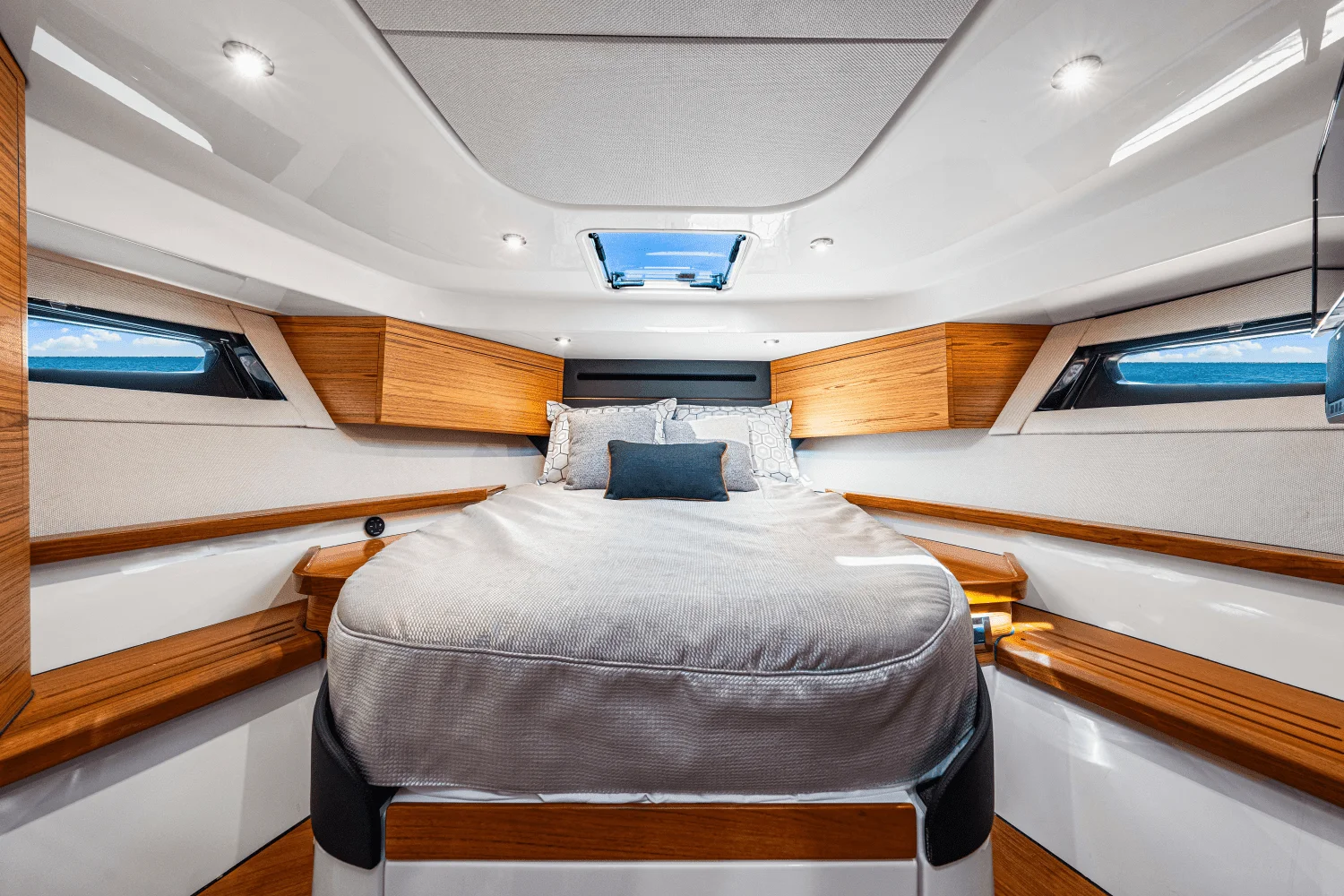 2022 Boston Whaler 405 CONQUEST Image Thumbnail #68