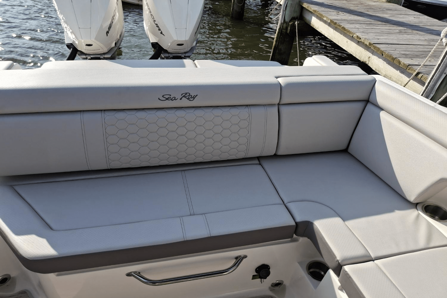 2025 Sea Ray SDX 290 Outboard Image Thumbnail #12