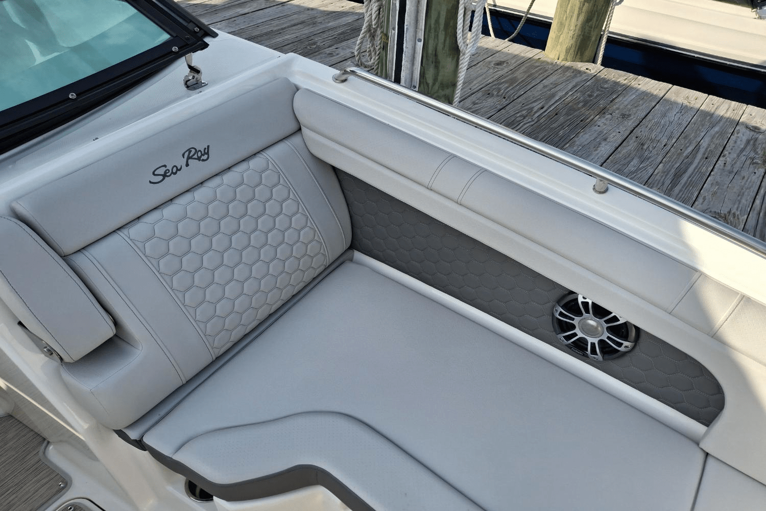 2025 Sea Ray SDX 290 Outboard Image Thumbnail #25