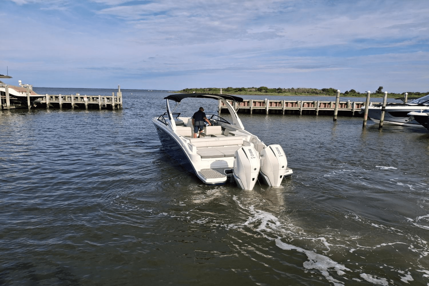 2025 Sea Ray SDX 290 Outboard Image Thumbnail #5