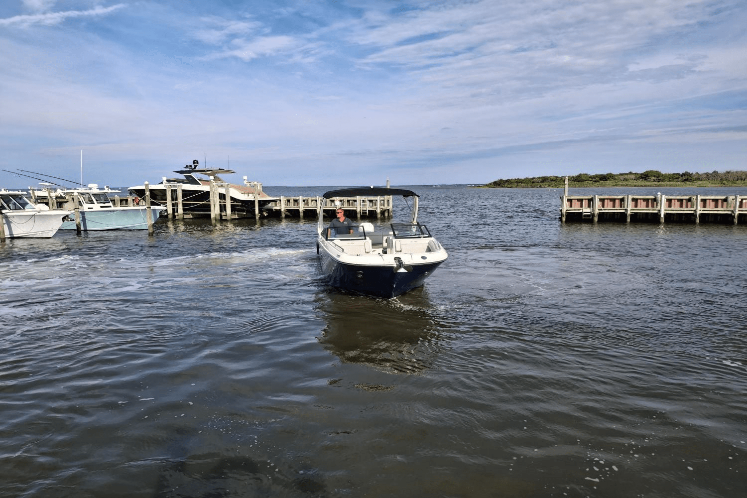2025 Sea Ray SDX 290 Outboard Image Thumbnail #7