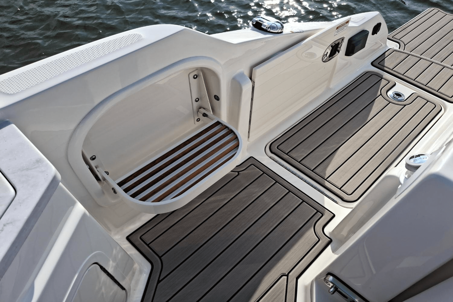 2025 Sea Ray SDX 290 Outboard Image Thumbnail #14