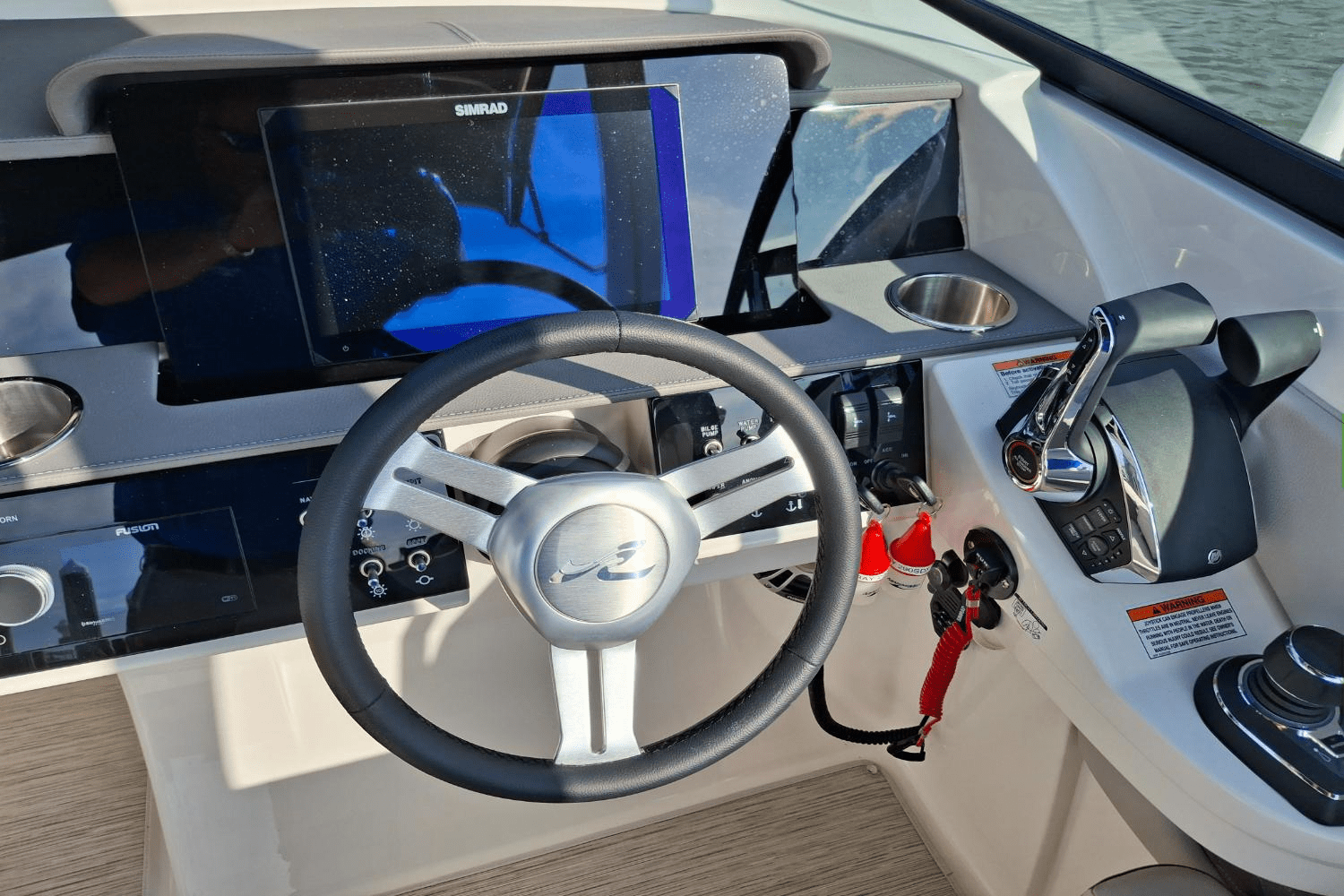 2025 Sea Ray SDX 290 Outboard Image Thumbnail #17