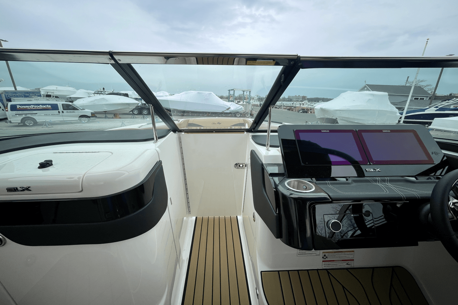 2025 Sea Ray SLX 280 Image Thumbnail #28