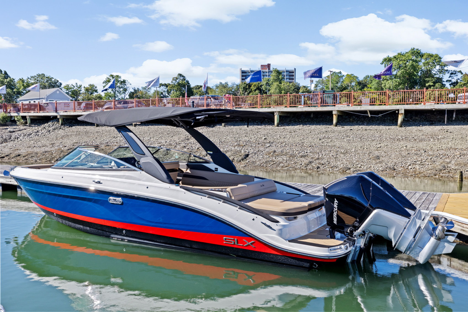 2025 Sea Ray SLX 280 Image Thumbnail #2