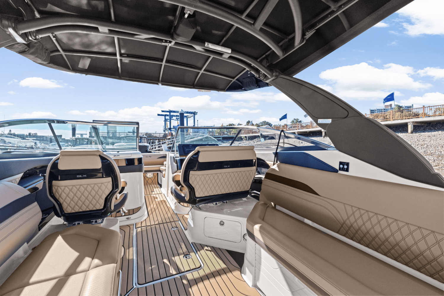 2025 Sea Ray SLX 280 Image Thumbnail #16