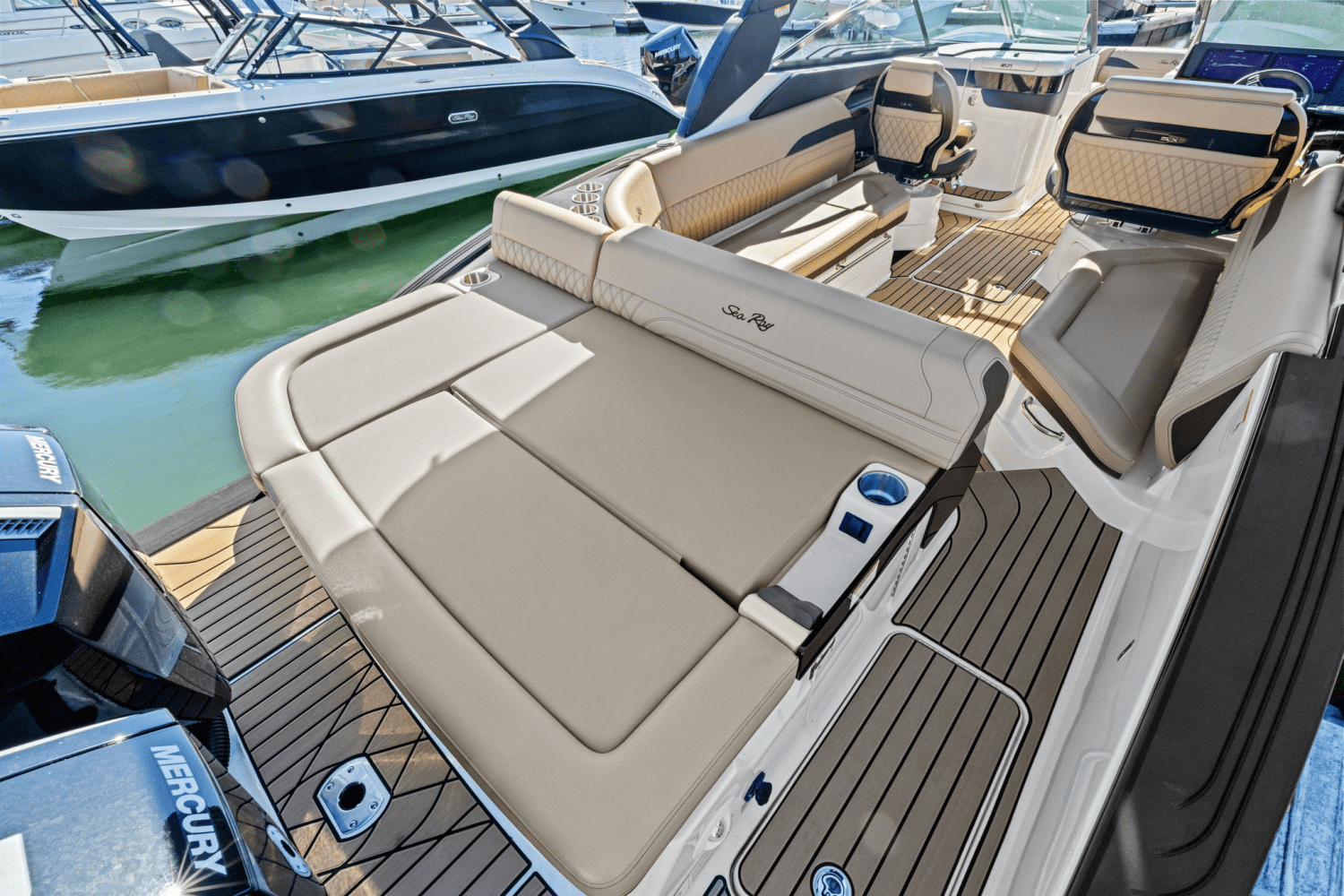 2025 Sea Ray SLX 280 Image Thumbnail #9