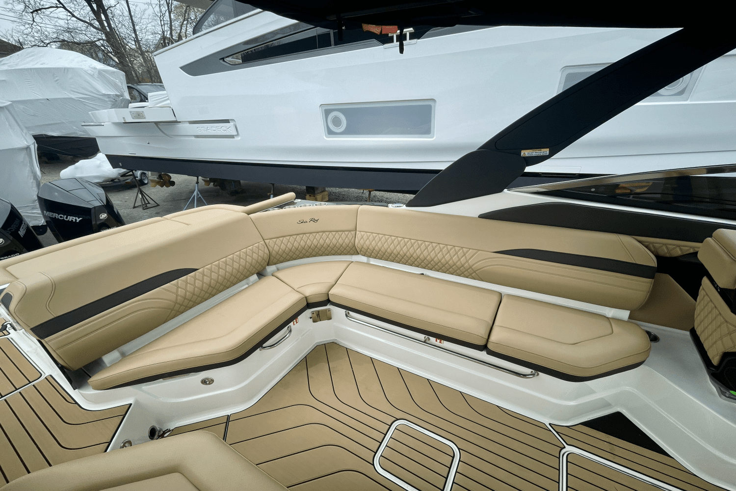 2025 Sea Ray SLX 280 Image Thumbnail #13