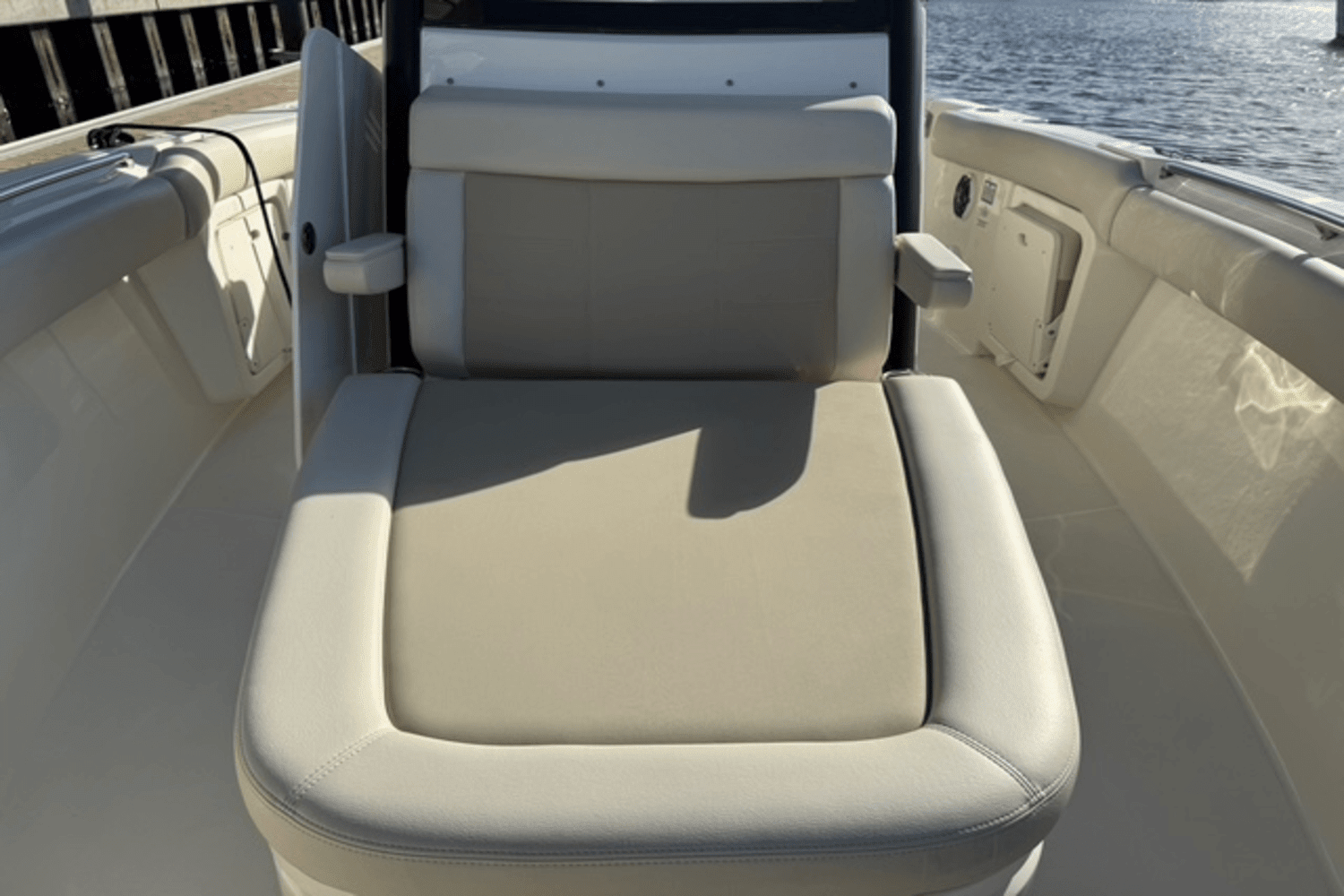 2023 Boston Whaler 280 OUTRAGE Image Thumbnail #16