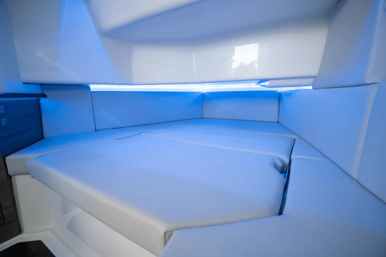 2022 Aviara AV40 OUTBOARD Image Thumbnail #25