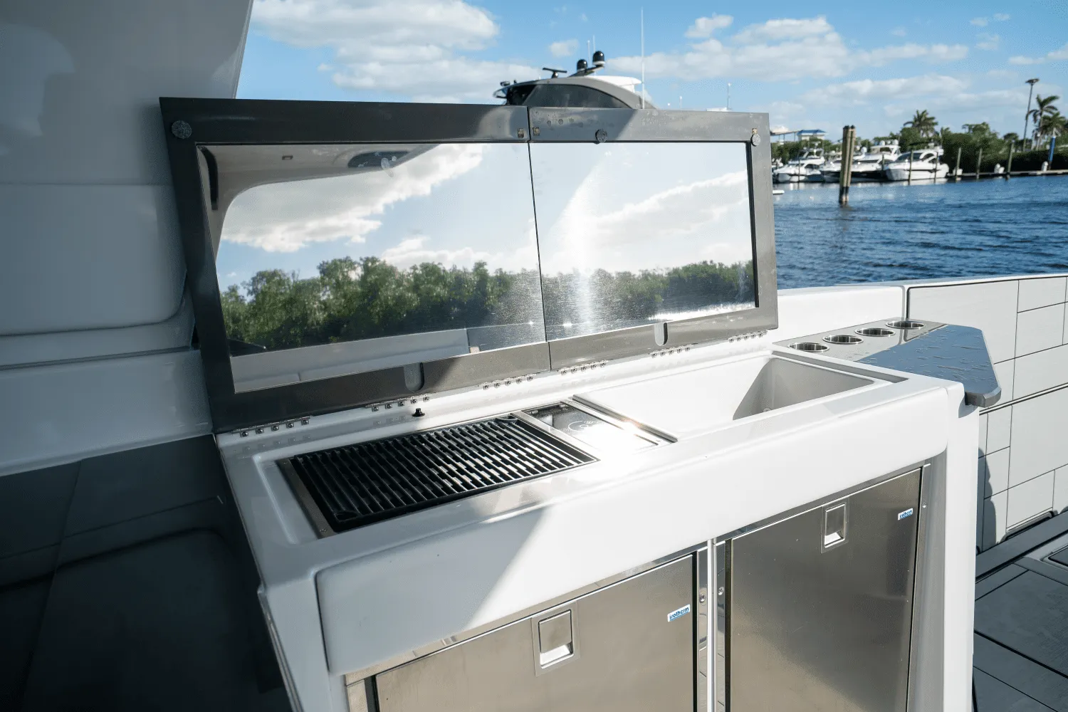 2022 Aviara AV40 OUTBOARD Image Thumbnail #12
