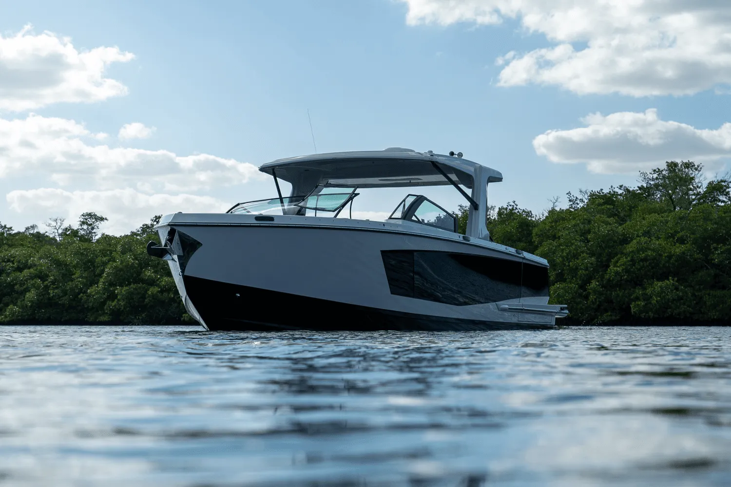 2022 Aviara AV40 OUTBOARD Image Thumbnail #1