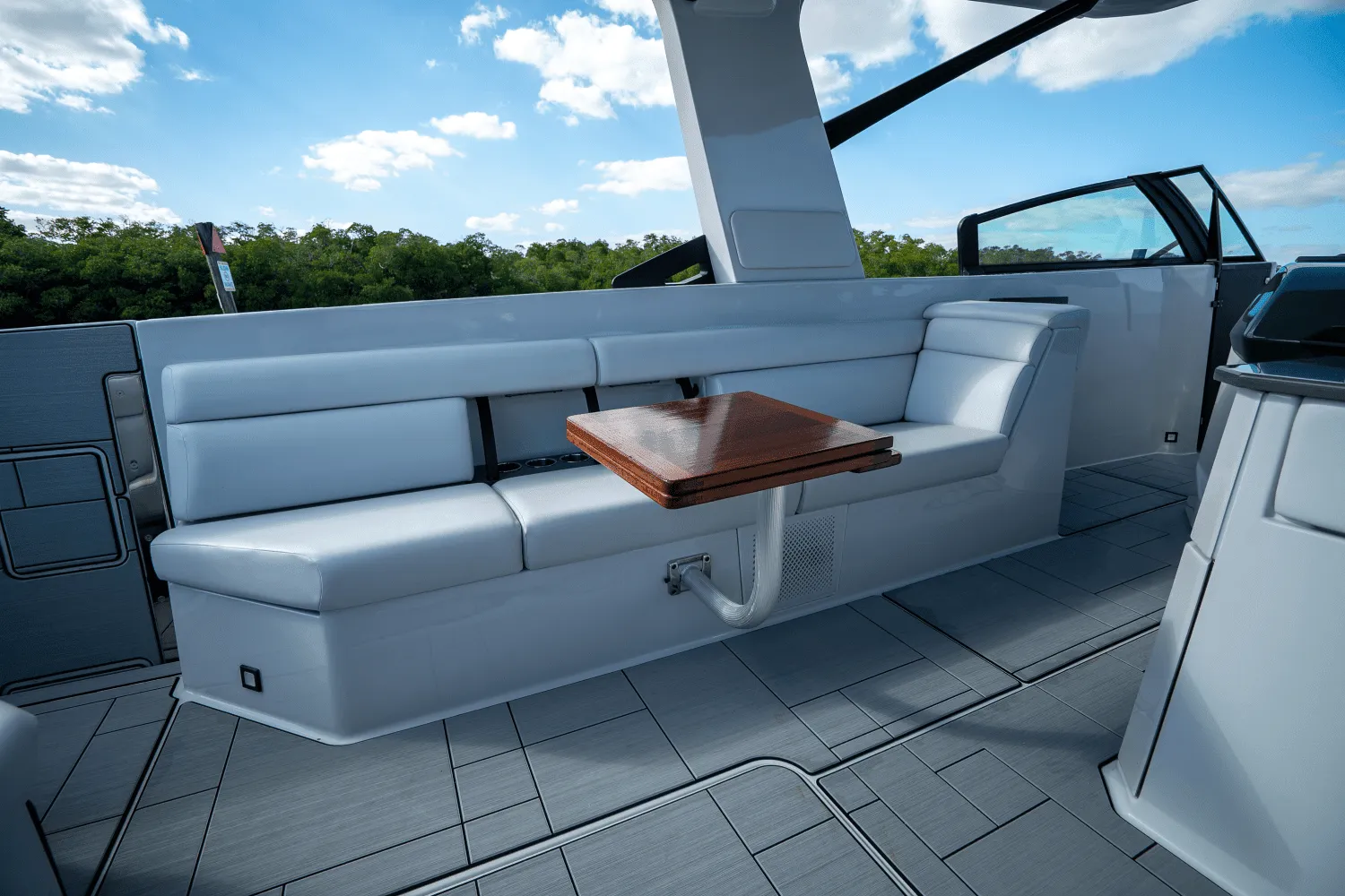 2022 Aviara AV40 OUTBOARD Image Thumbnail #9