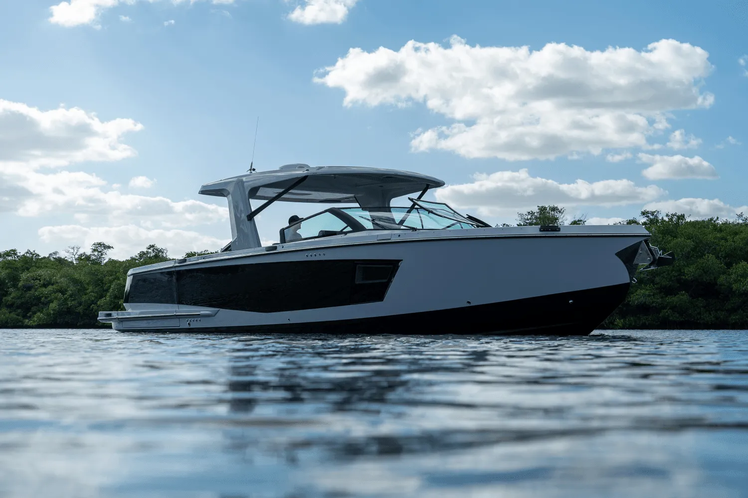 2022 Aviara AV40 OUTBOARD Image Thumbnail #0