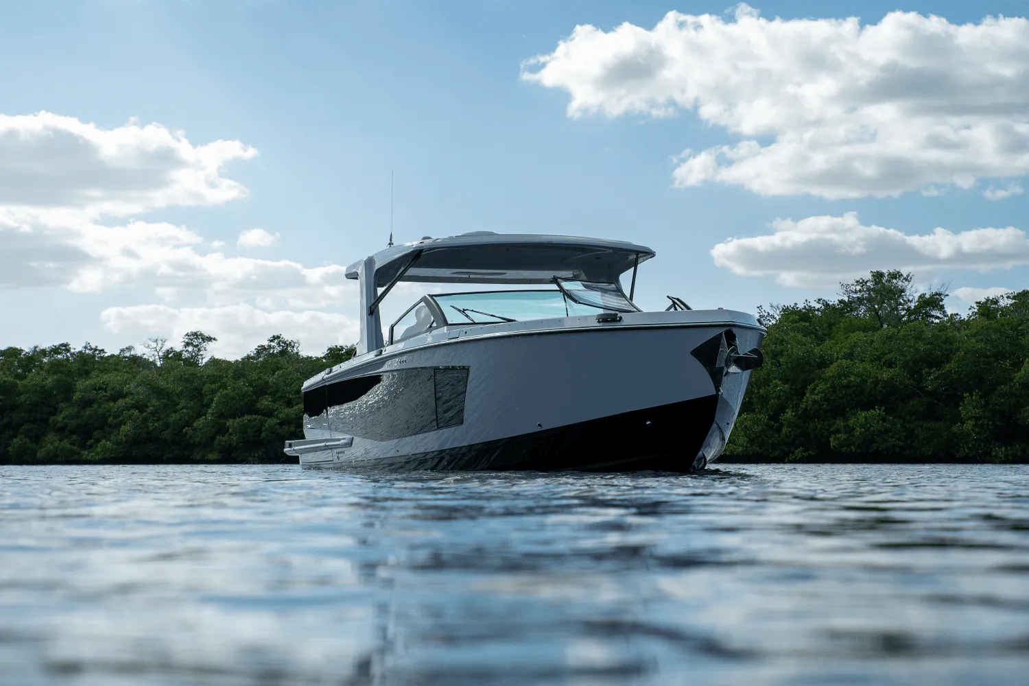 2022 Aviara AV40 OUTBOARD Image Thumbnail #2
