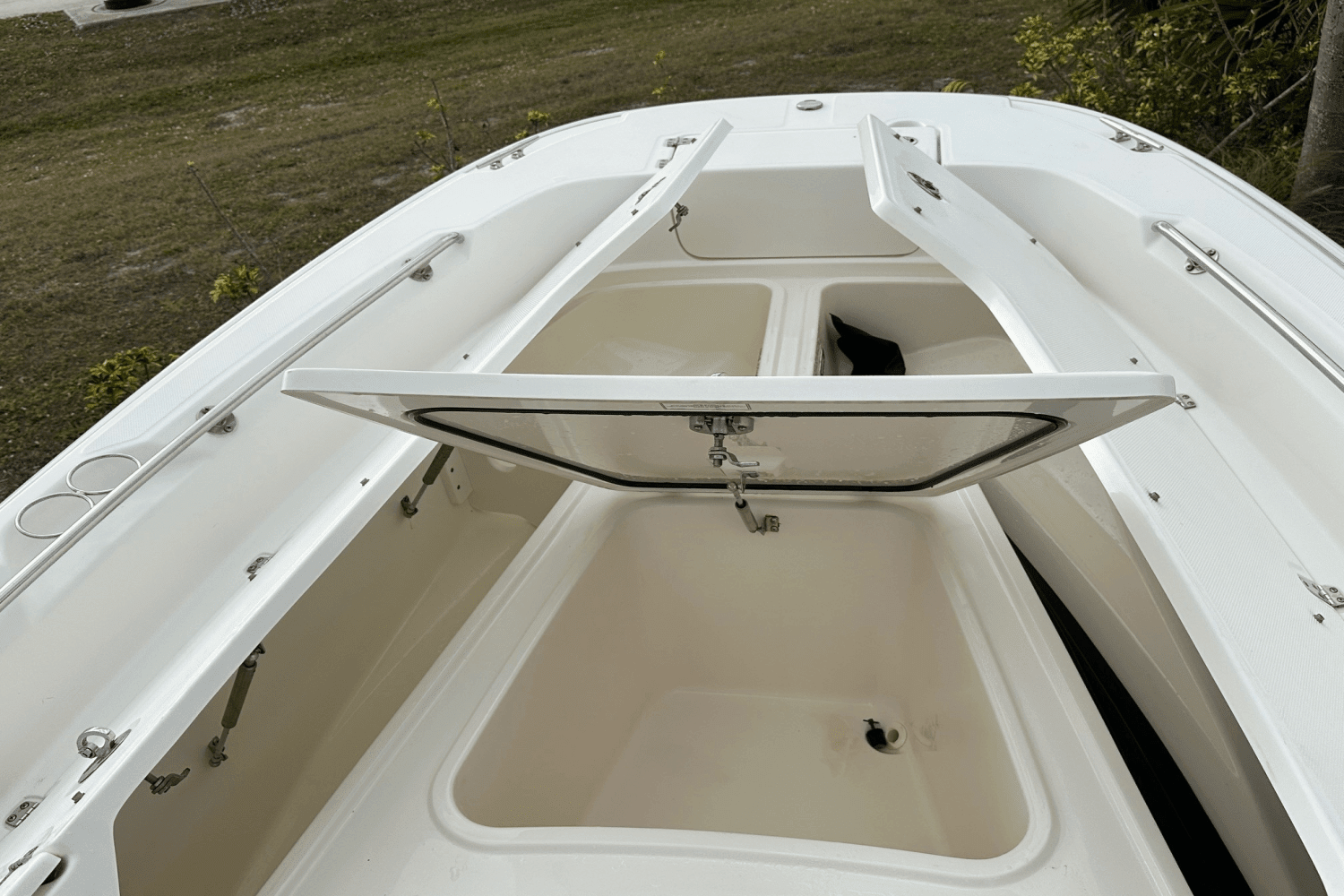 2019 Boston Whaler 240 DAUNTLESS Image Thumbnail #41