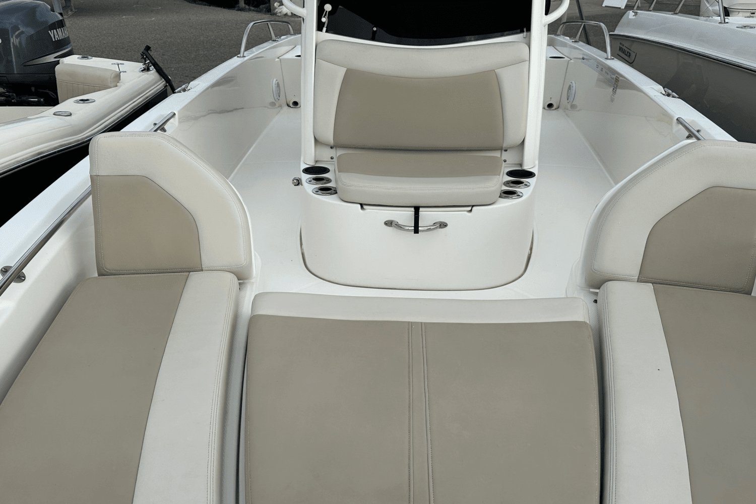 2019 Boston Whaler 240 DAUNTLESS Image Thumbnail #43