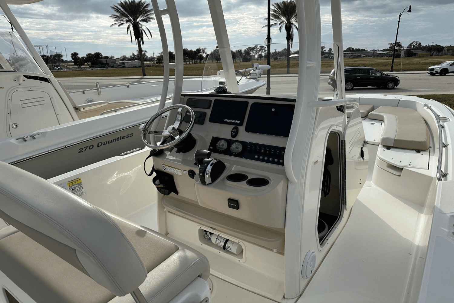 2019 Boston Whaler 240 DAUNTLESS Image Thumbnail #31