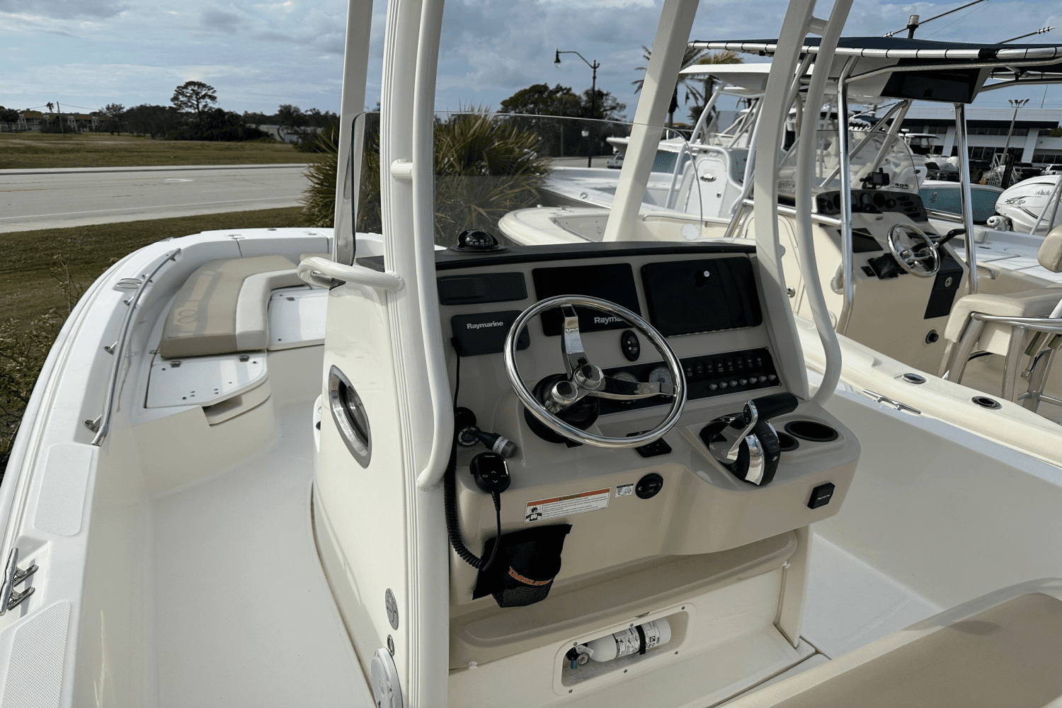 2019 Boston Whaler 240 DAUNTLESS Image Thumbnail #29