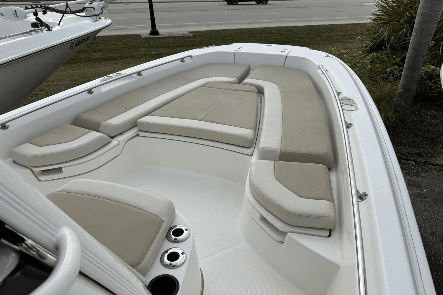 2019 Boston Whaler 240 DAUNTLESS Image Thumbnail #38