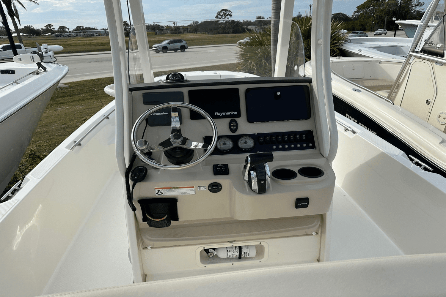 2019 Boston Whaler 240 DAUNTLESS Image Thumbnail #30