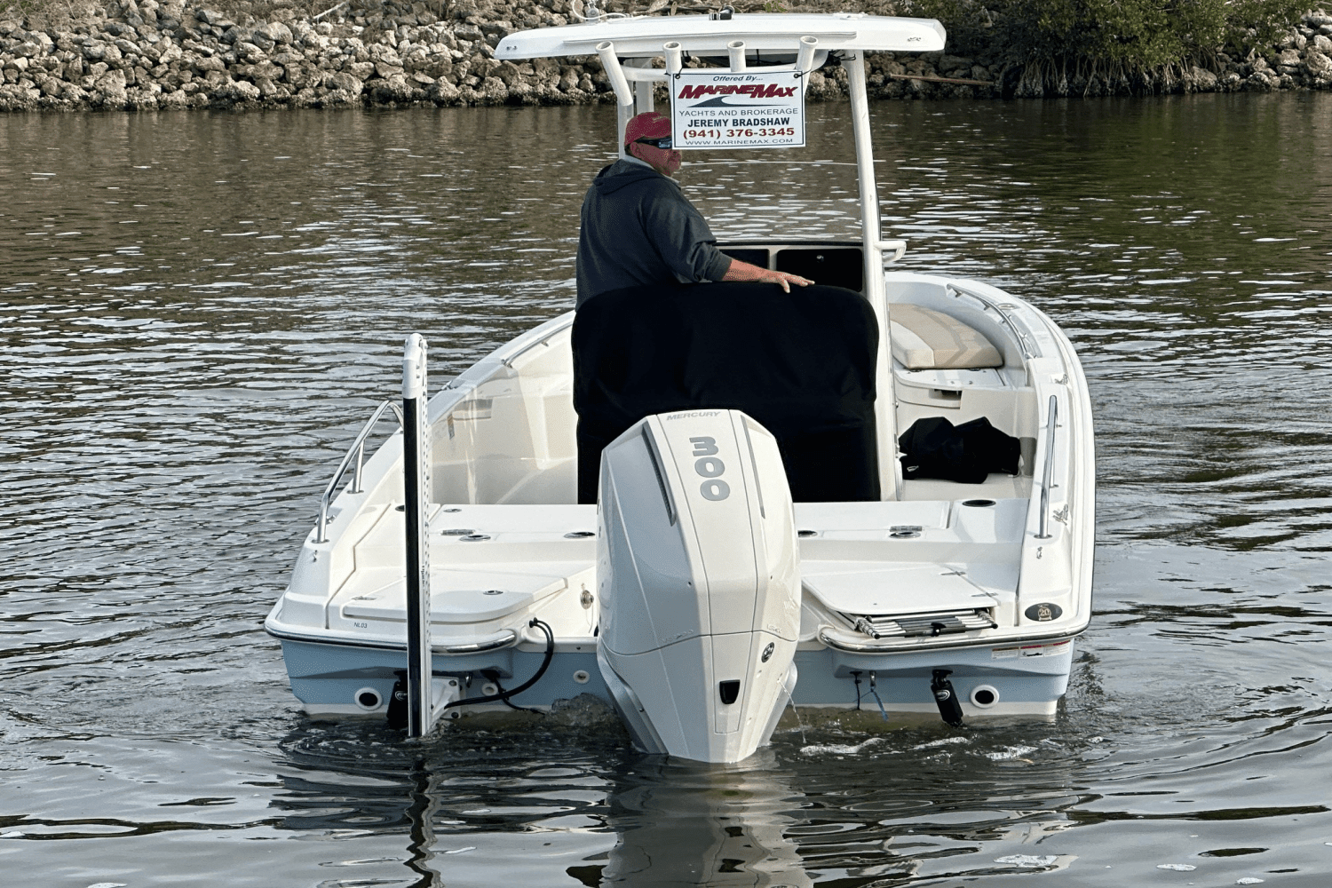 2019 Boston Whaler 240 DAUNTLESS Image Thumbnail #6