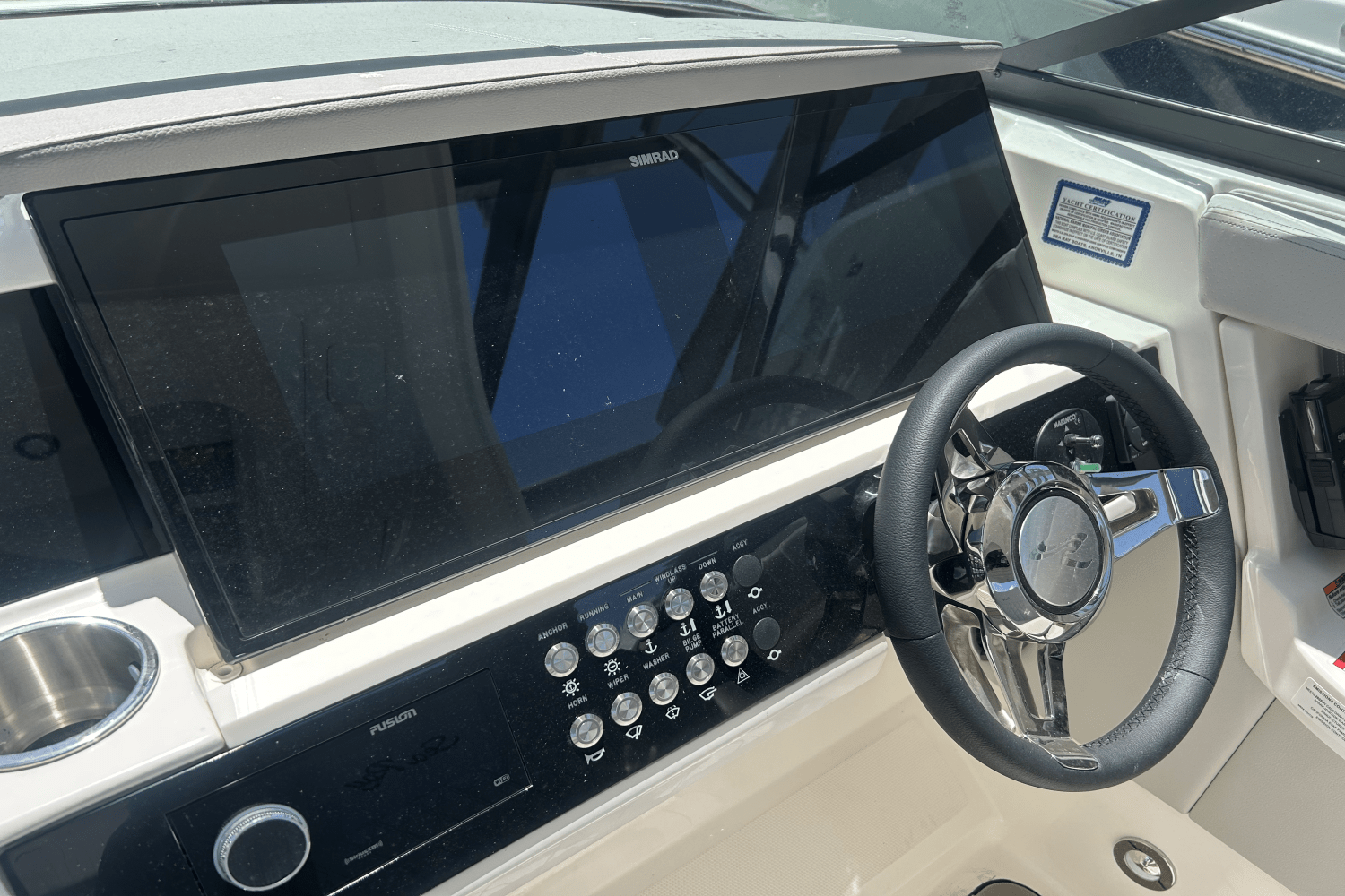 2025 Sea Ray SLX 350 Outboard Image Thumbnail #8