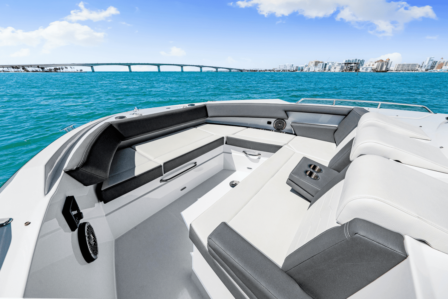 2024 Cruisers Yachts 38 GLS Outboard Image Thumbnail #27