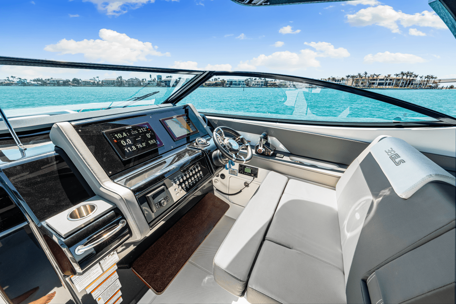2024 Cruisers Yachts 38 GLS Outboard Image Thumbnail #25