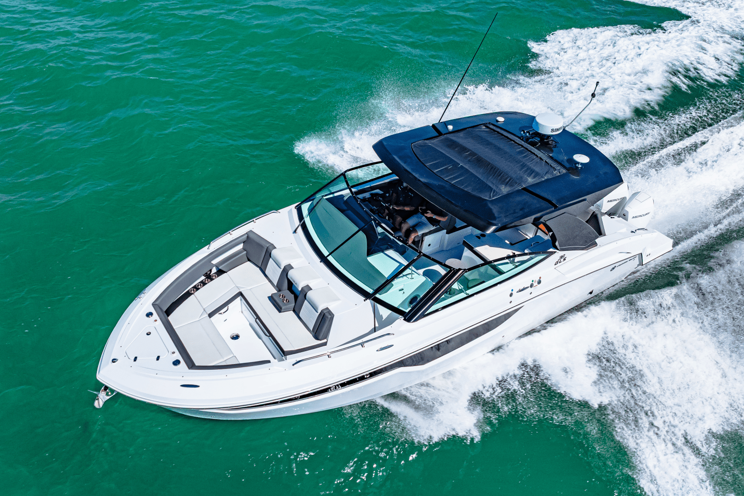 2024 Cruisers Yachts 38 GLS Outboard Image Thumbnail #9