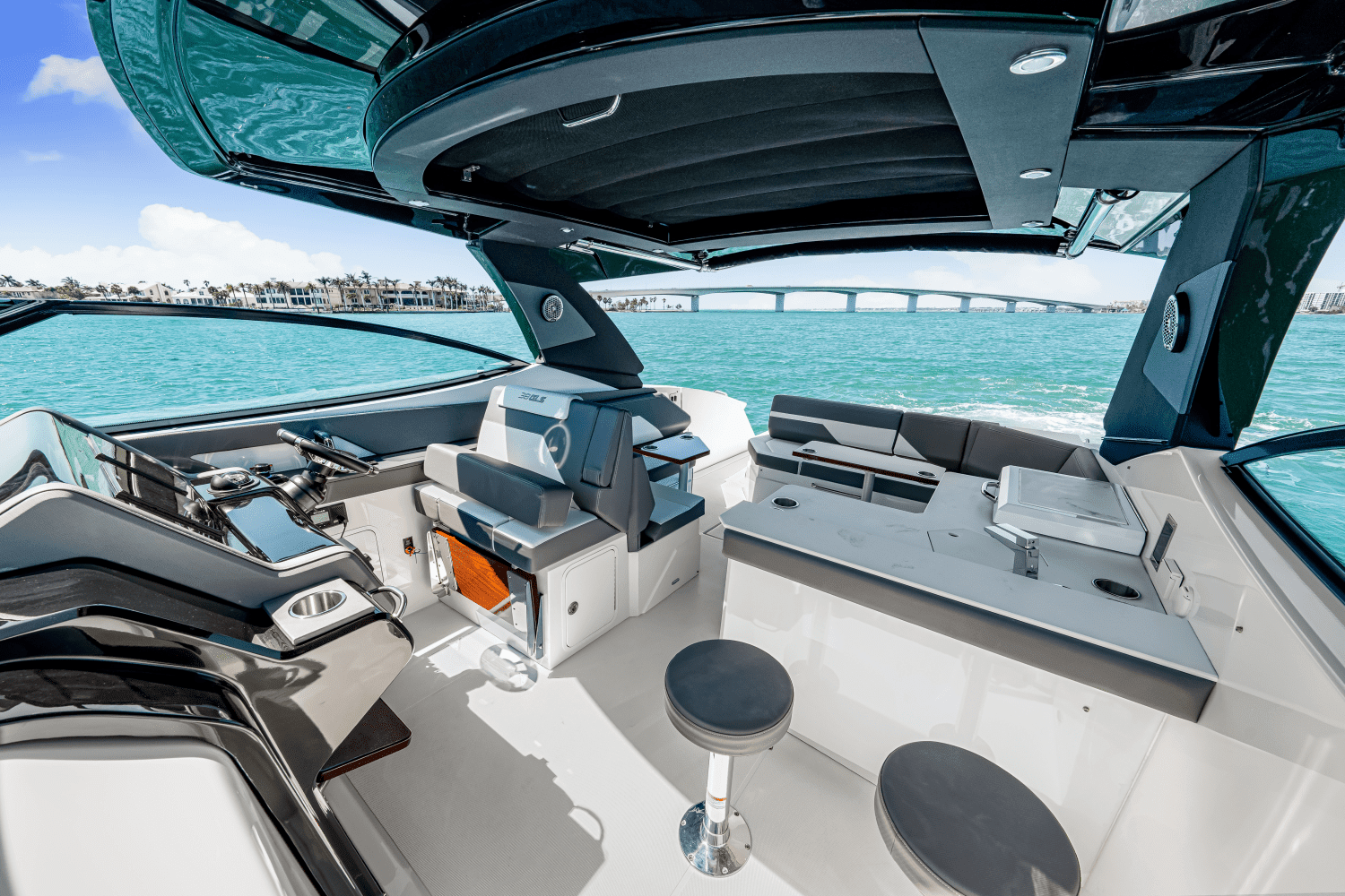 2024 Cruisers Yachts 38 GLS Outboard Image Thumbnail #24