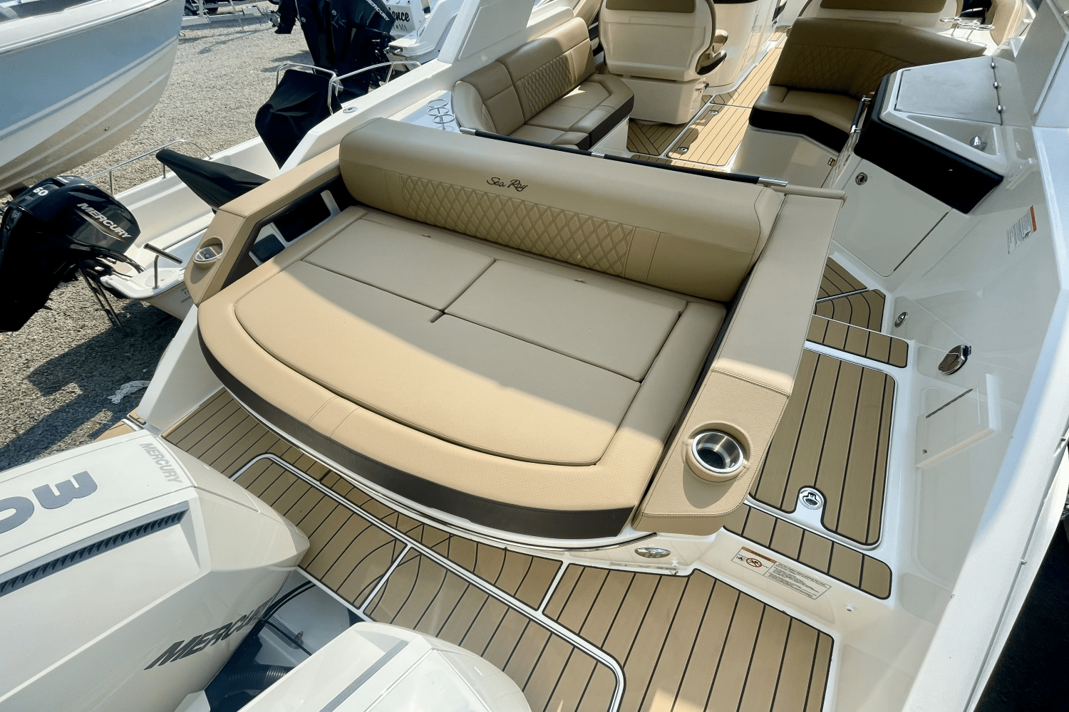 2025 Sea Ray SLX 310 Outboard Image Thumbnail #5