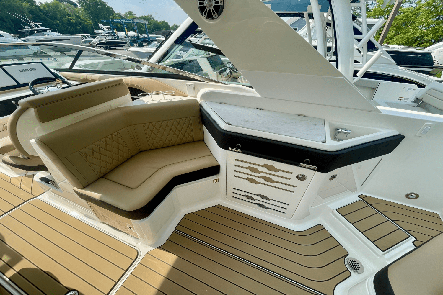 2025 Sea Ray SLX 310 Outboard Image Thumbnail #16