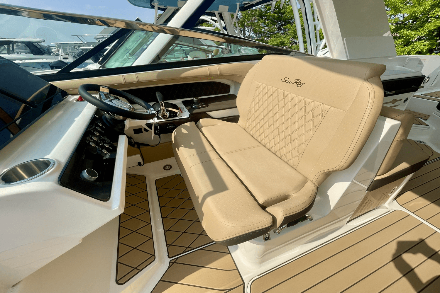 2025 Sea Ray SLX 310 Outboard Image Thumbnail #23