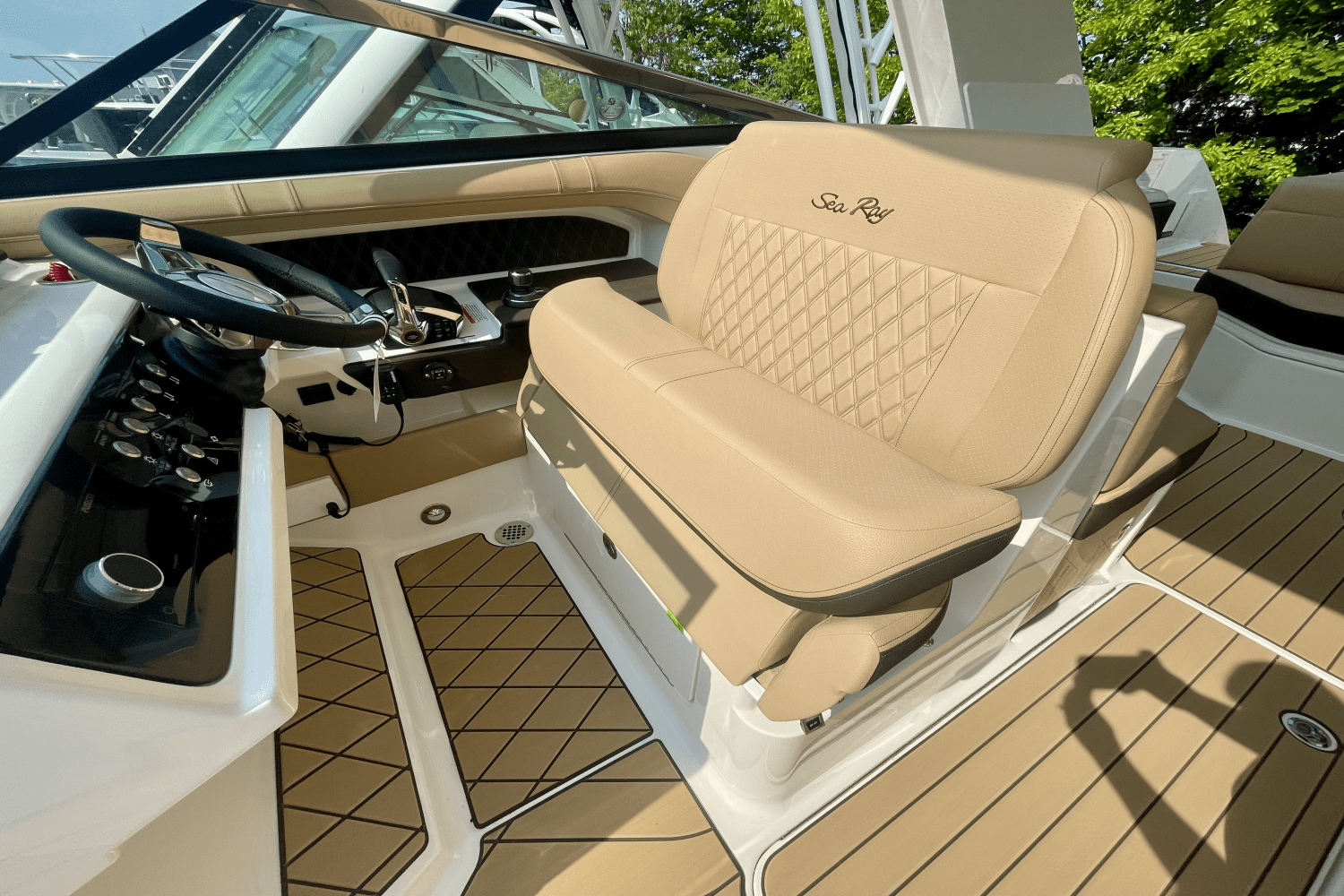 2025 Sea Ray SLX 310 Outboard Image Thumbnail #22