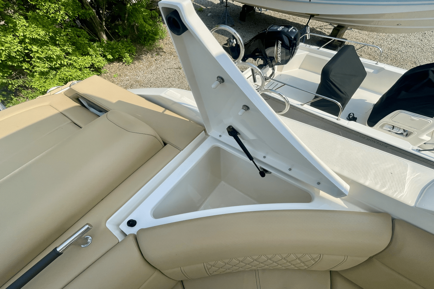 2025 Sea Ray SLX 310 Outboard Image Thumbnail #14