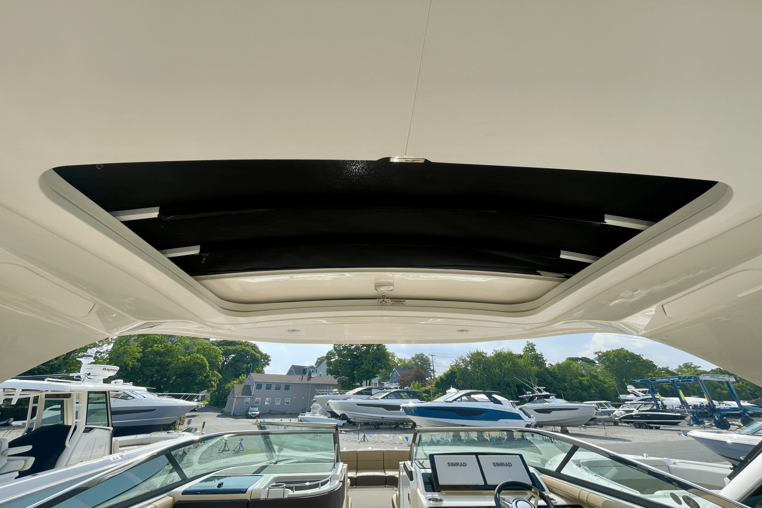 2025 Sea Ray SLX 310 Outboard Image Thumbnail #29