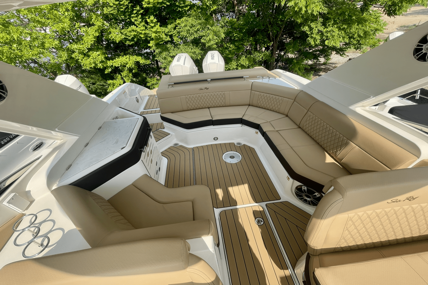 2025 Sea Ray SLX 310 Outboard Image Thumbnail #28