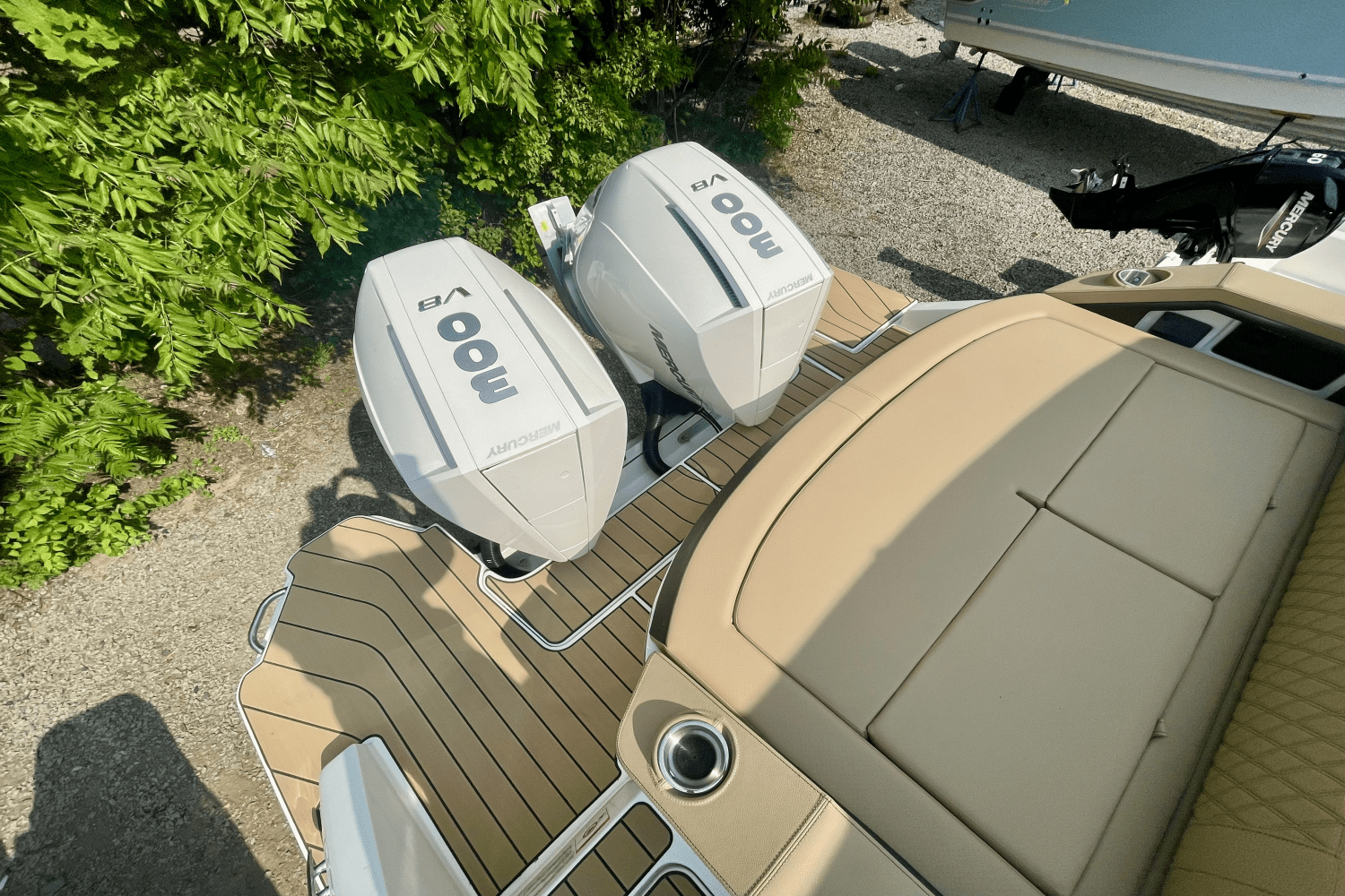 2025 Sea Ray SLX 310 Outboard Image Thumbnail #4