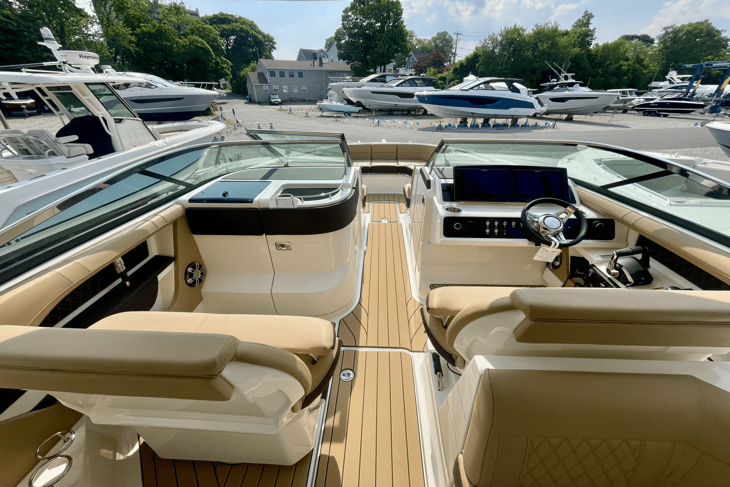 2025 Sea Ray SLX 310 Outboard Image Thumbnail #19