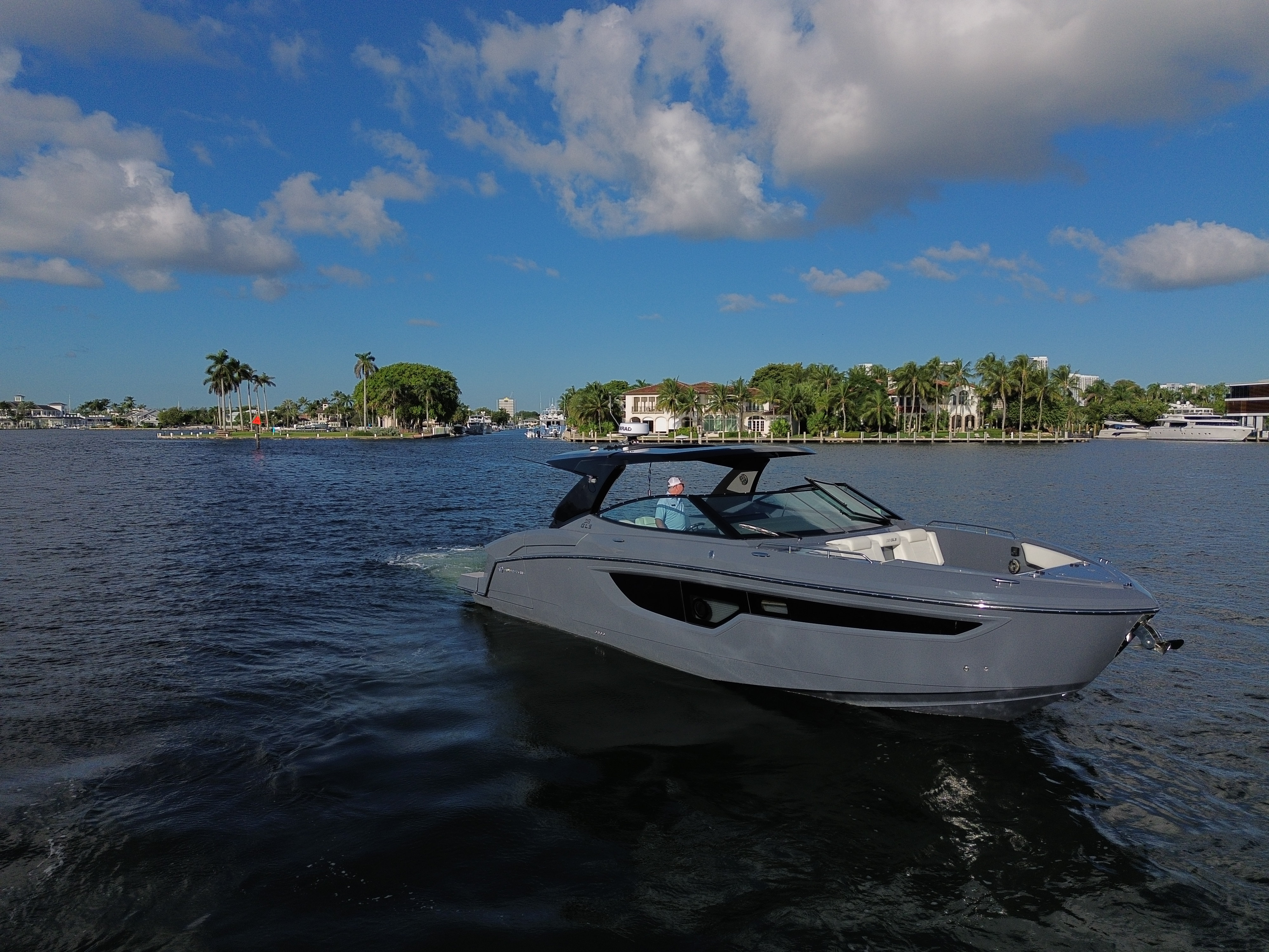 2023 Cruisers Yachts 38 GLS OB Image Thumbnail #4