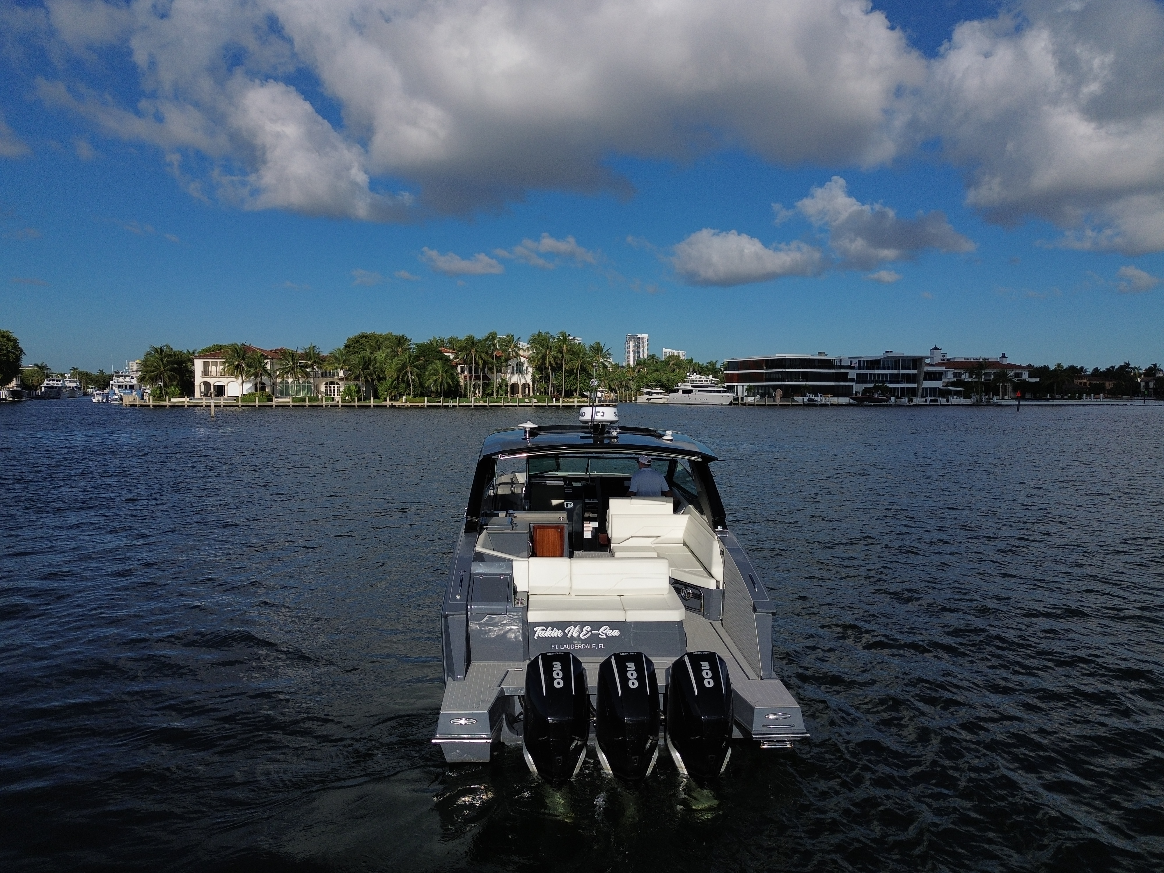 2023 Cruisers Yachts 38 GLS OB Image Thumbnail #3