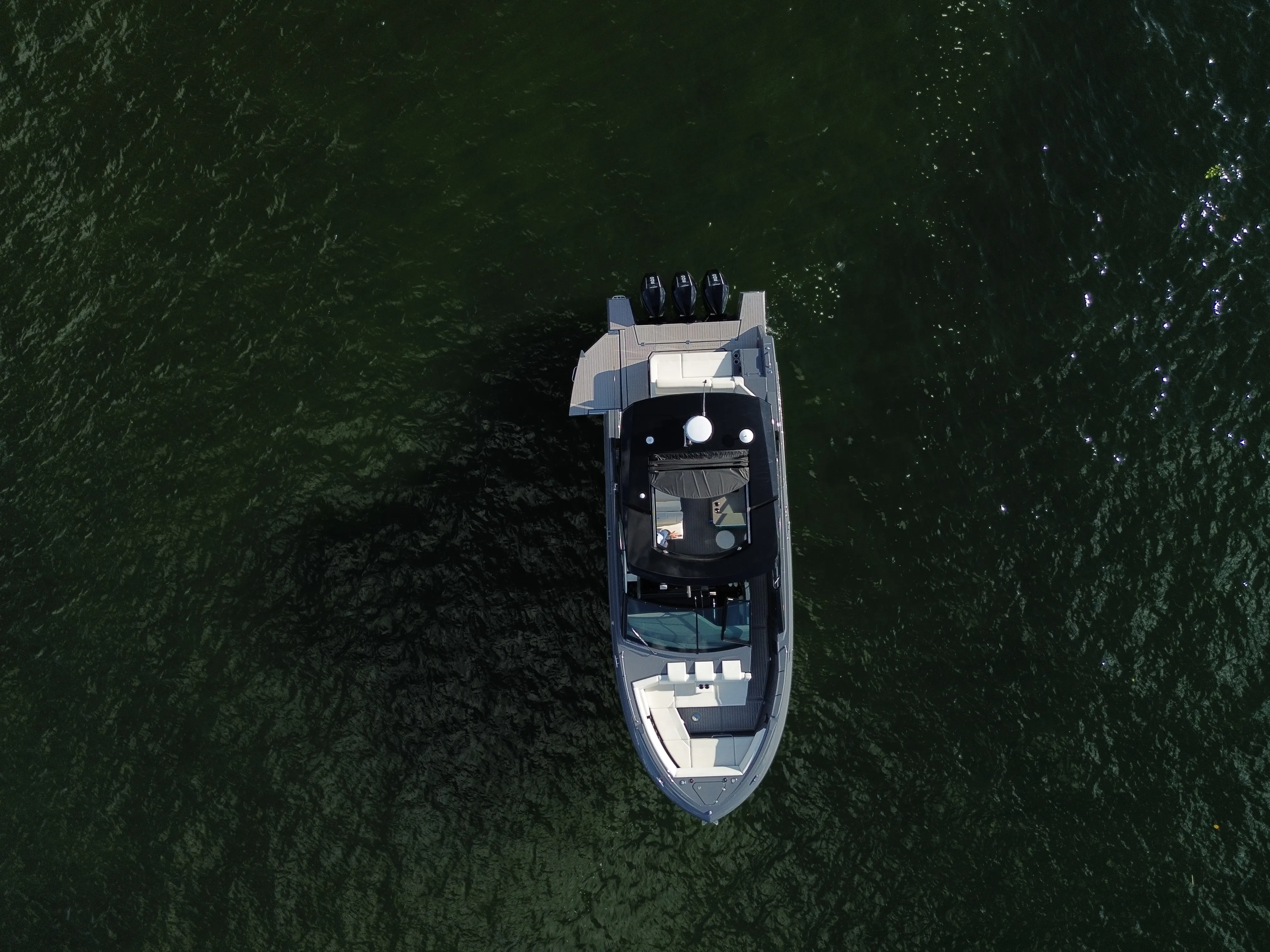 2023 Cruisers Yachts 38 GLS OB Image Thumbnail #2