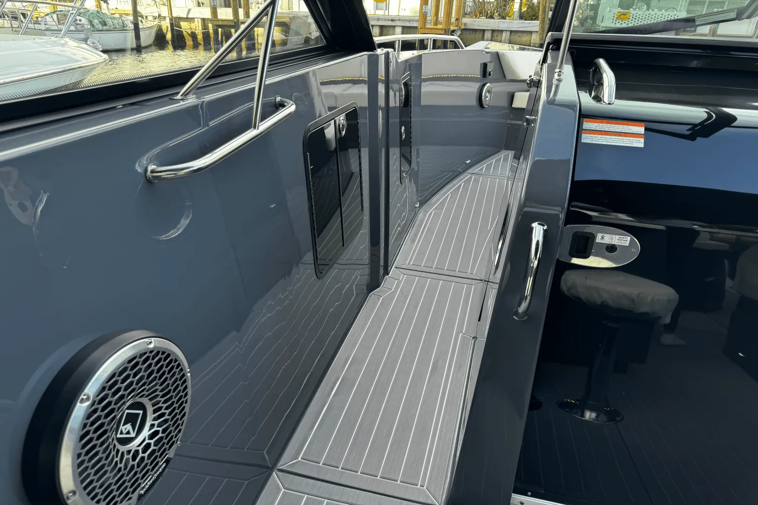 2023 Cruisers Yachts 38 GLS OB Image Thumbnail #24