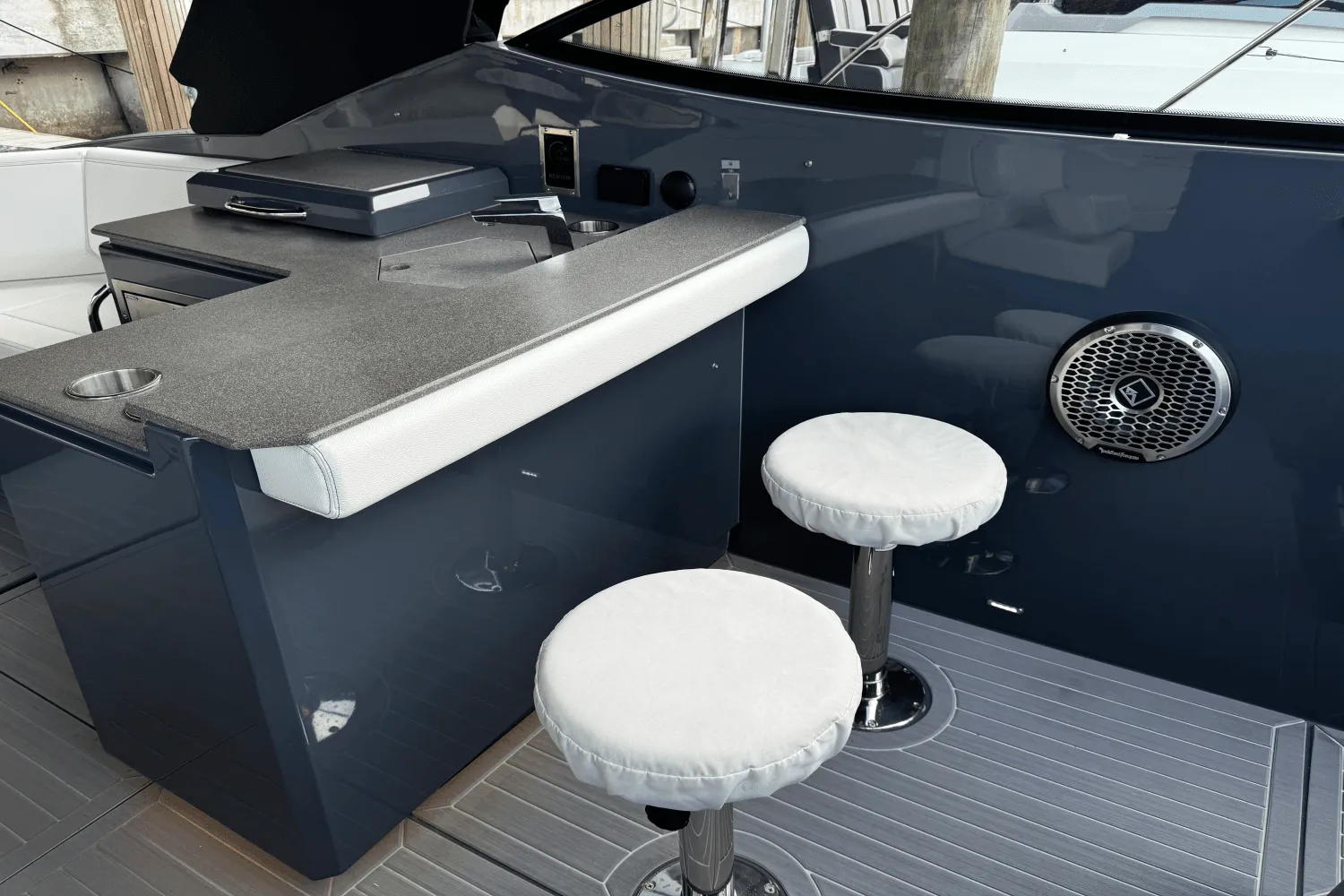 2023 Cruisers Yachts 38 GLS OB Image Thumbnail #14