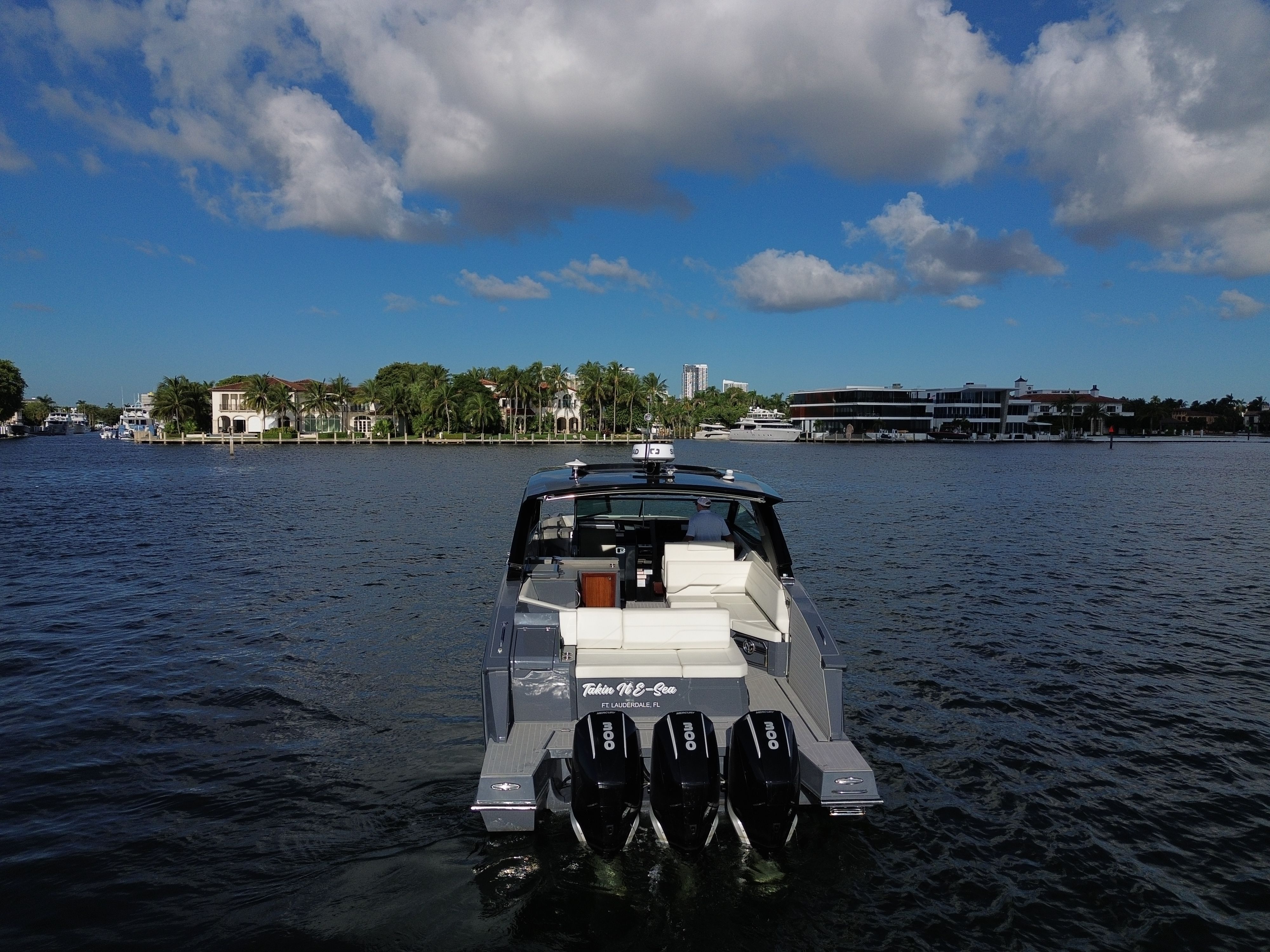 2023 Cruisers Yachts 38 GLS OB Image Thumbnail #3