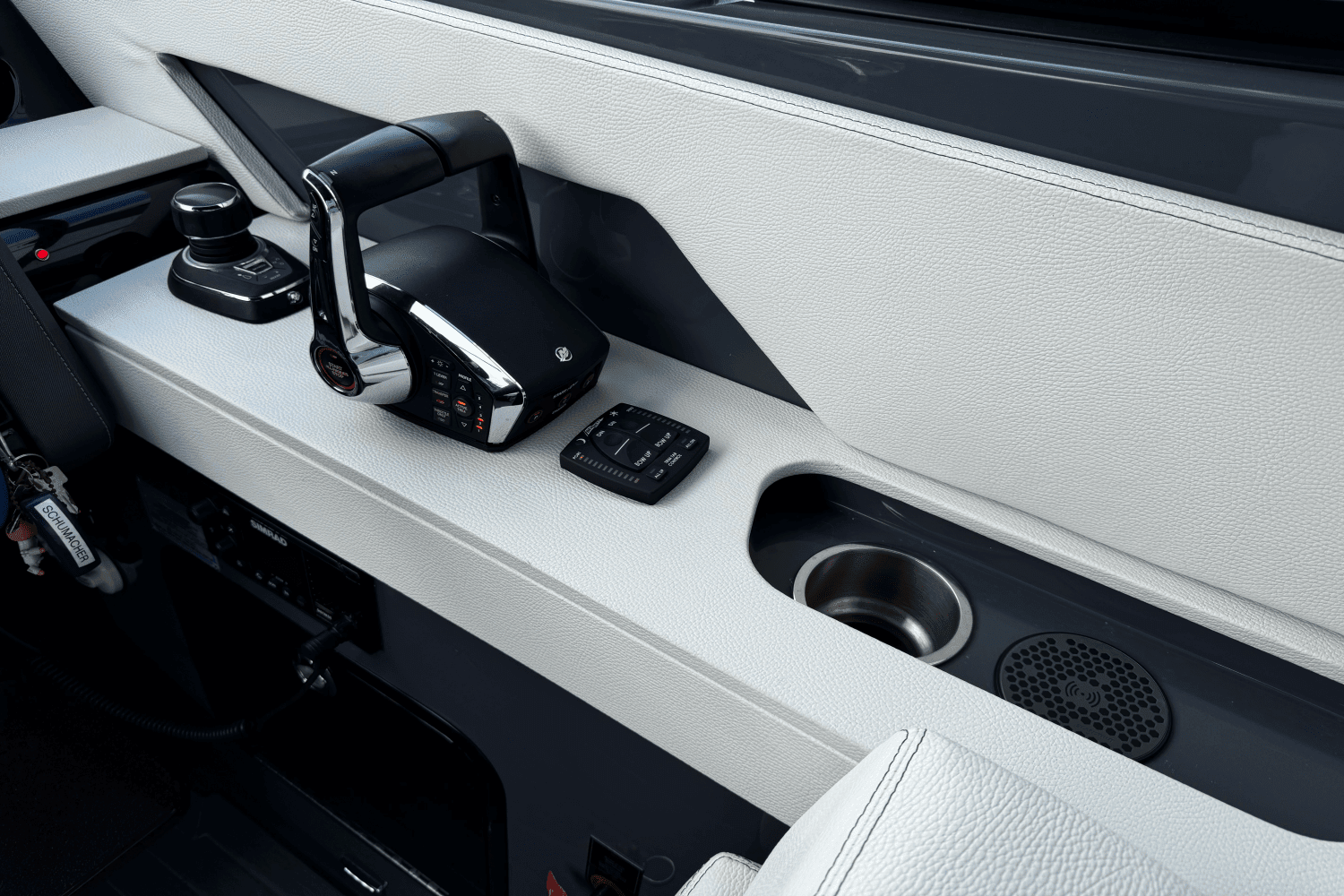 2023 Cruisers Yachts 38 GLS OB Image Thumbnail #51